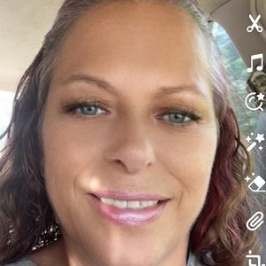 Meet your Posher, Connie